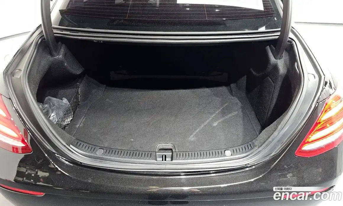 Mercedes-Benz E-Class 2016 1.9 автомат (гидро), фото 25