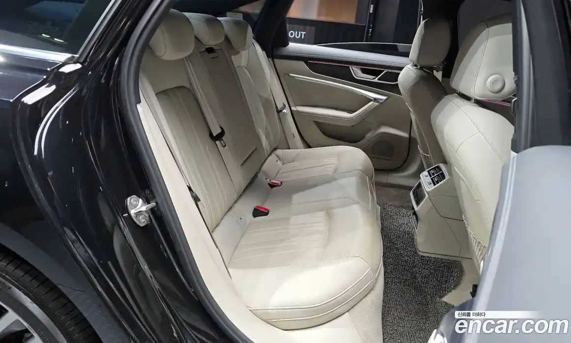 Audi A6 2021 3.0 автомат (гидро), фото 17