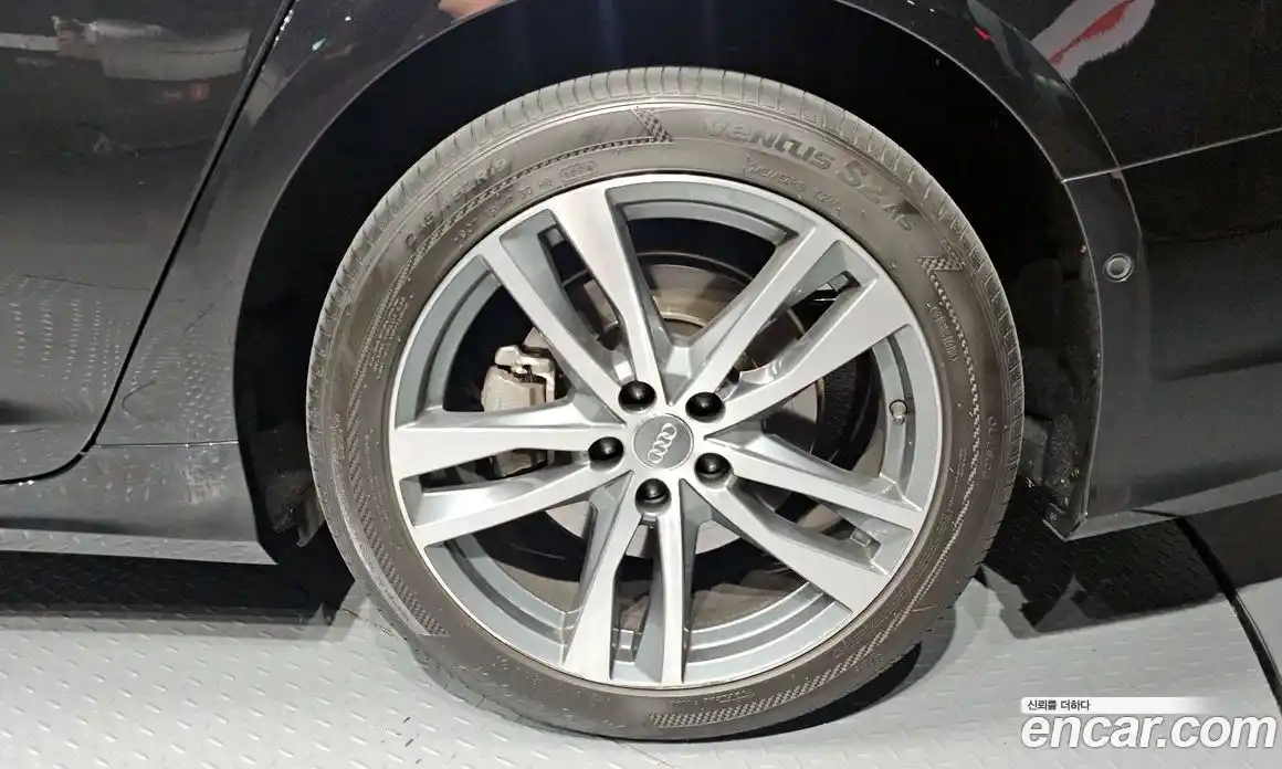 Audi A6 2021 3.0 автомат (гидро), фото 7
