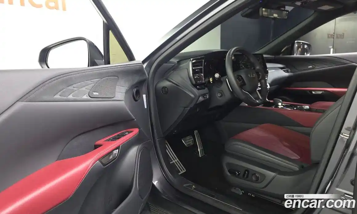 Lexus RX 2024 2.4 автомат (гидро), фото 10 Lexus RX 2024 2.4 автомат (гидро), фото 10