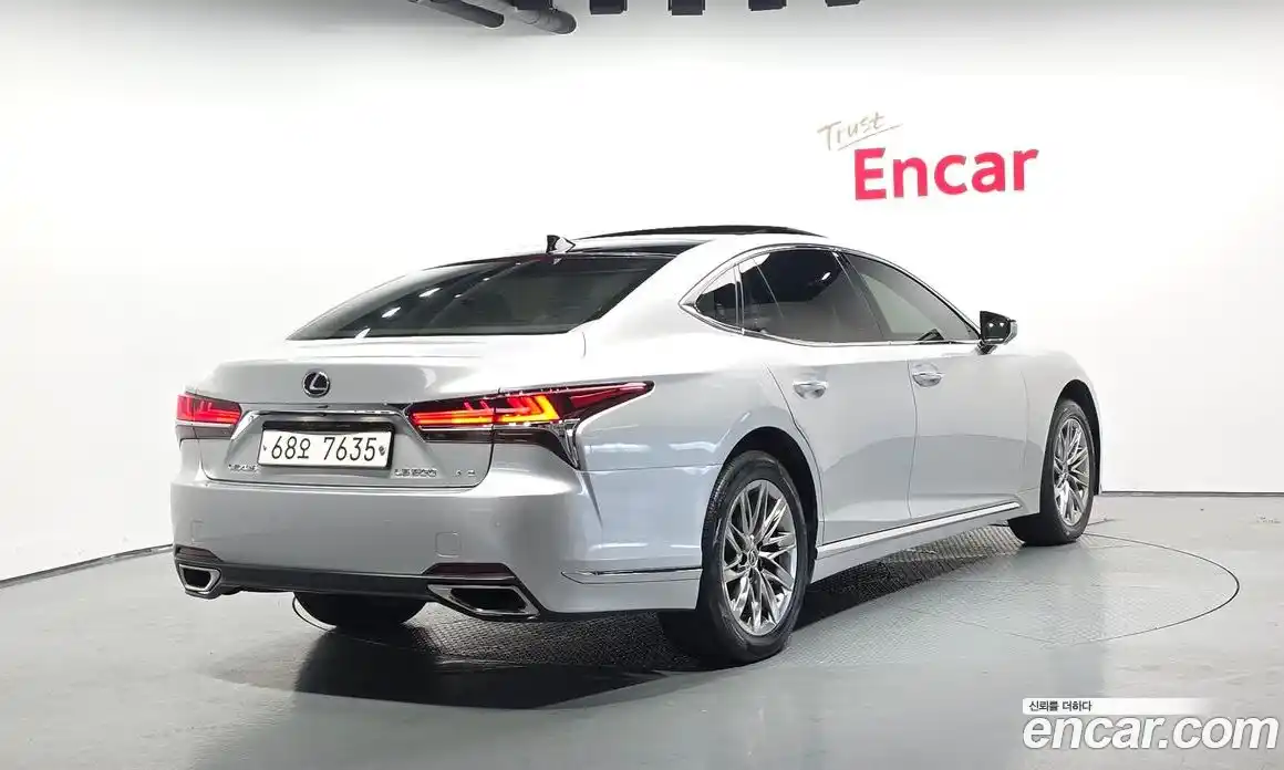Lexus LS 2018 3.4 автомат (гидро), фото 2 Lexus LS 2018 3.4 автомат (гидро), фото 2