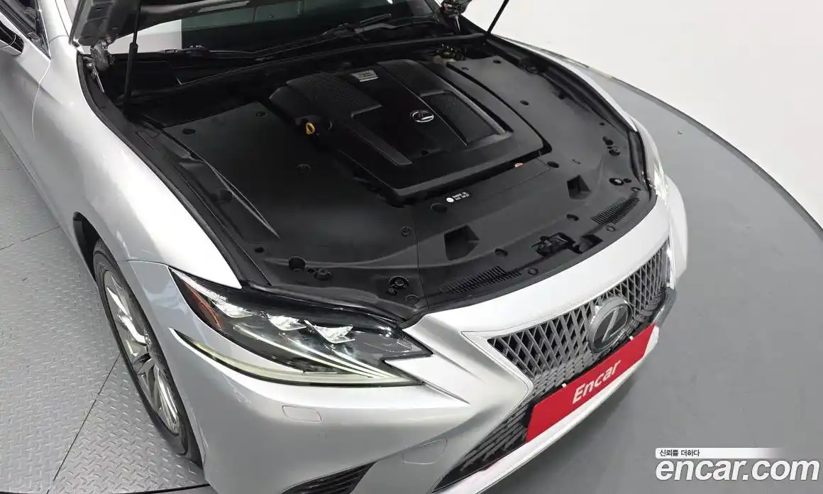 Lexus LS 2018 3.4 автомат (гидро), фото 6 Lexus LS 2018 3.4 автомат (гидро), фото 6