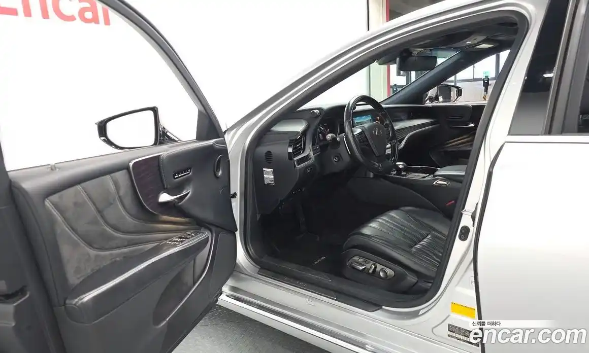 Lexus LS 2018 3.4 автомат (гидро), фото 10 Lexus LS 2018 3.4 автомат (гидро), фото 10