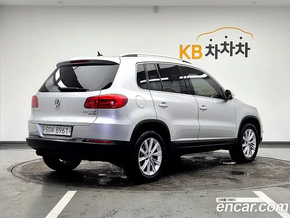 Volkswagen Tiguan 2013 2.0 автомат (гидро), фото 3