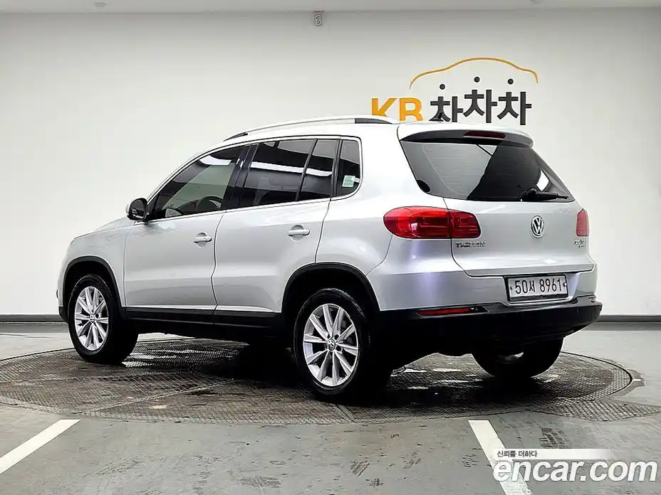Volkswagen Tiguan 2013 2.0 автомат (гидро), фото 4