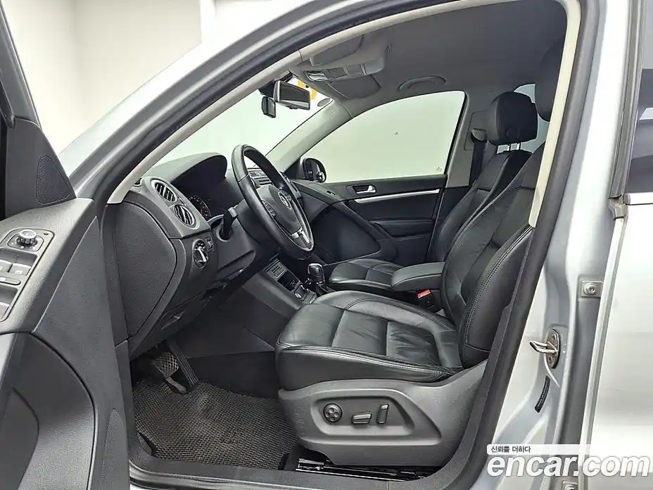 Volkswagen Tiguan 2013 2.0 автомат (гидро), фото 8