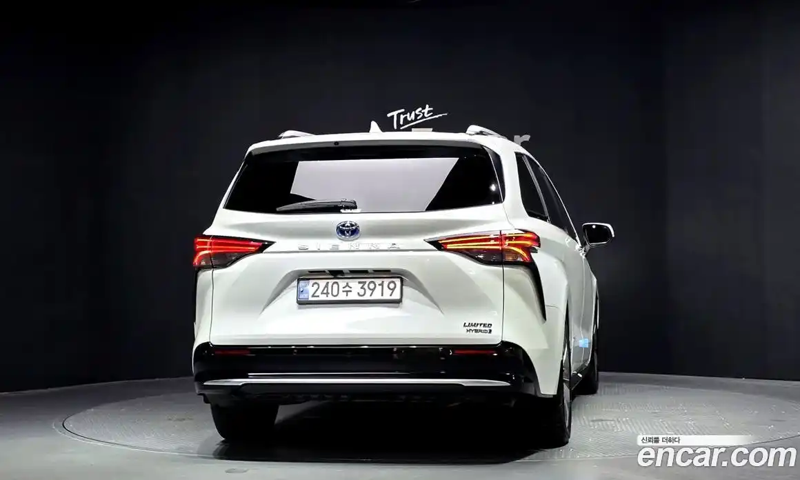 Toyota Sienna 2024 2.5 автомат (гидро), фото 4 Toyota Sienna 2024 2.5 автомат (гидро), фото 4