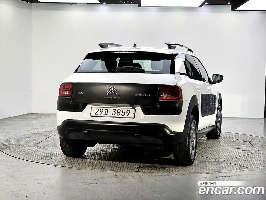 Citroen C4 Cactus 2018 1.6 автомат (гидро), фото 4 Citroen C4 Cactus 2018 1.6 автомат (гидро), фото 4