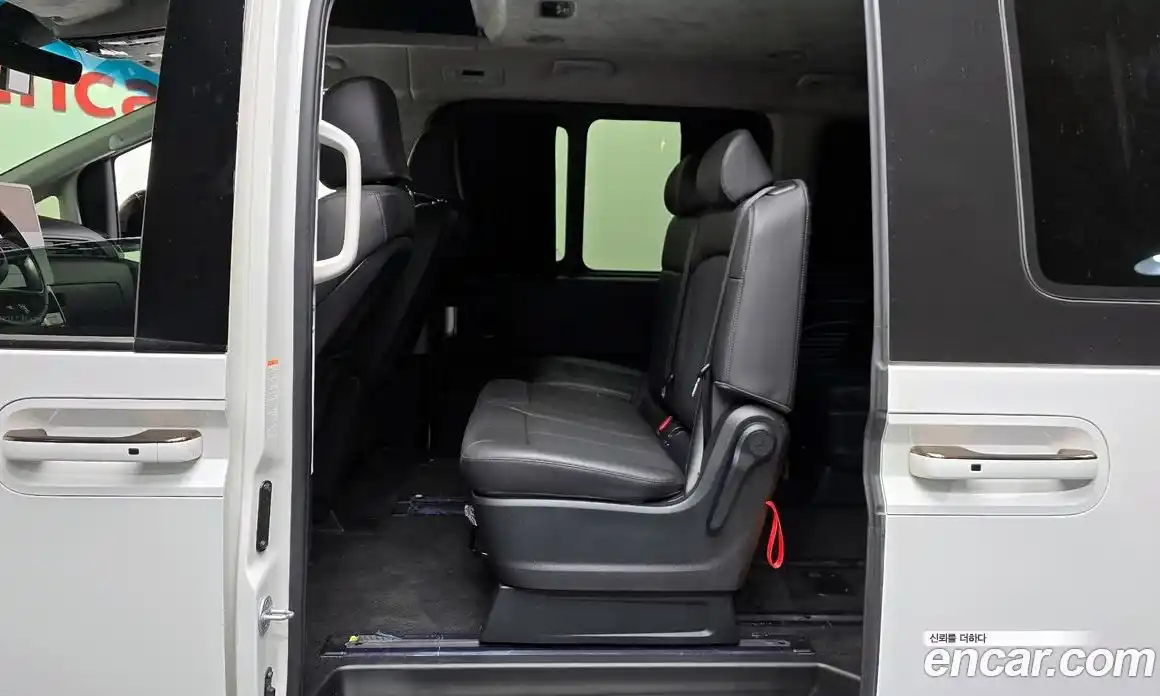 Hyundai Staria 2022 2.2 автомат (гидро), фото 12