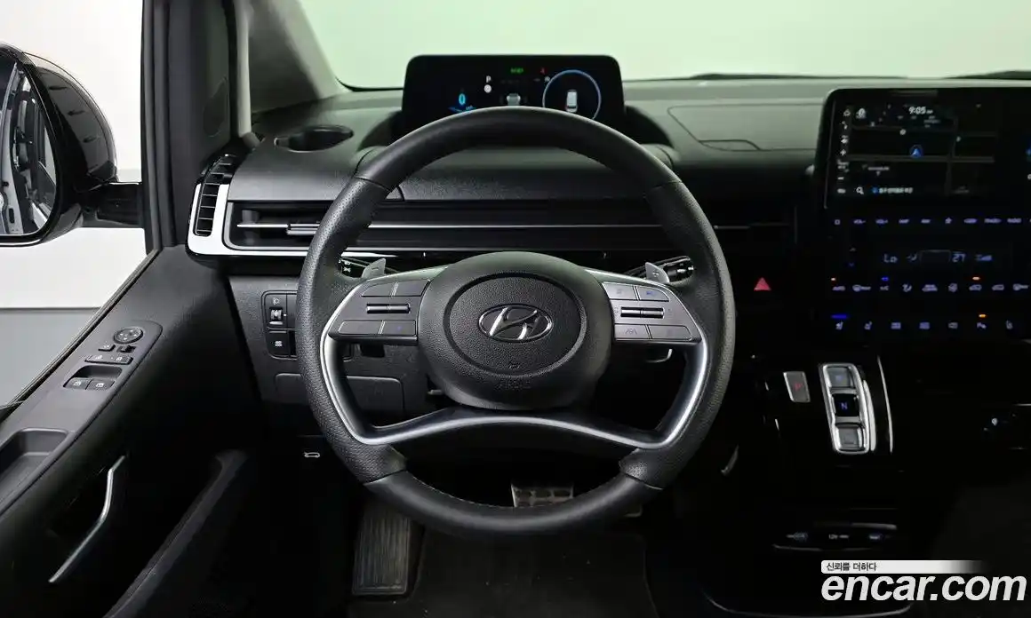 Hyundai Staria 2022 2.2 автомат (гидро), фото 13