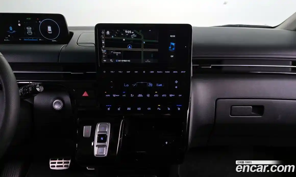 Hyundai Staria 2022 2.2 автомат (гидро), фото 15