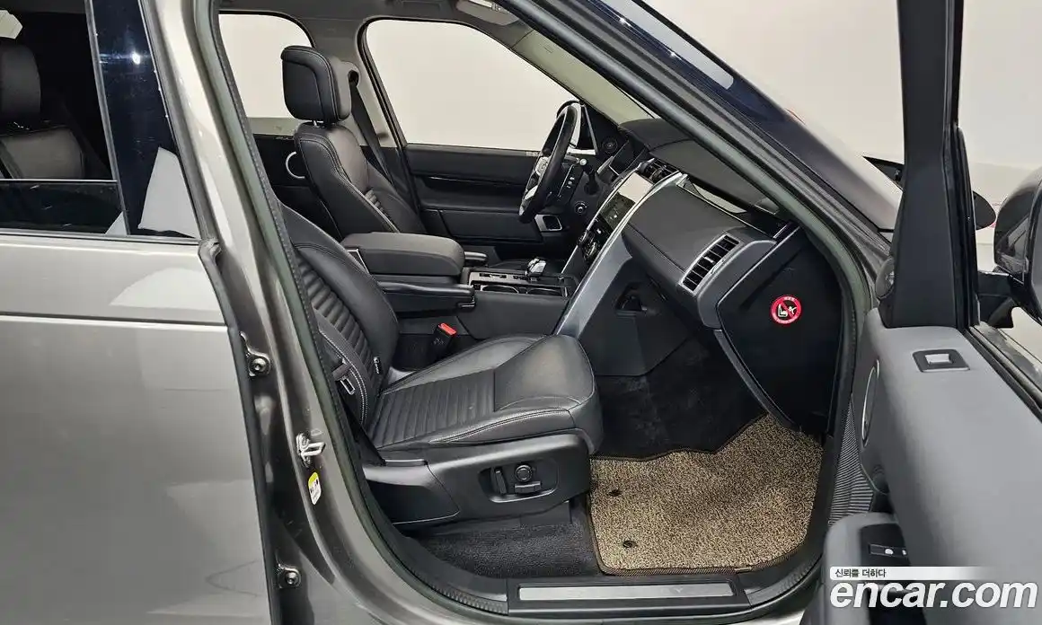 Land Rover Discovery 2023 3.0 автомат (гидро), фото 11