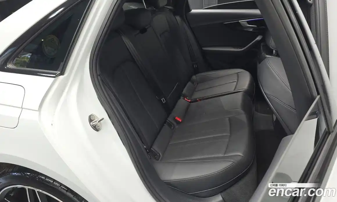 Audi A4 2020 2.0 автомат (гидро), фото 17