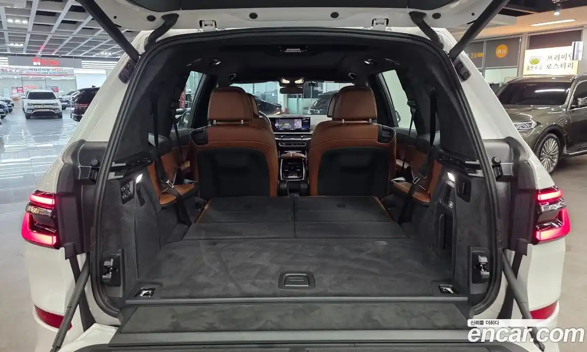 BMW X7 2025 3.0 автомат (гидро), фото 11