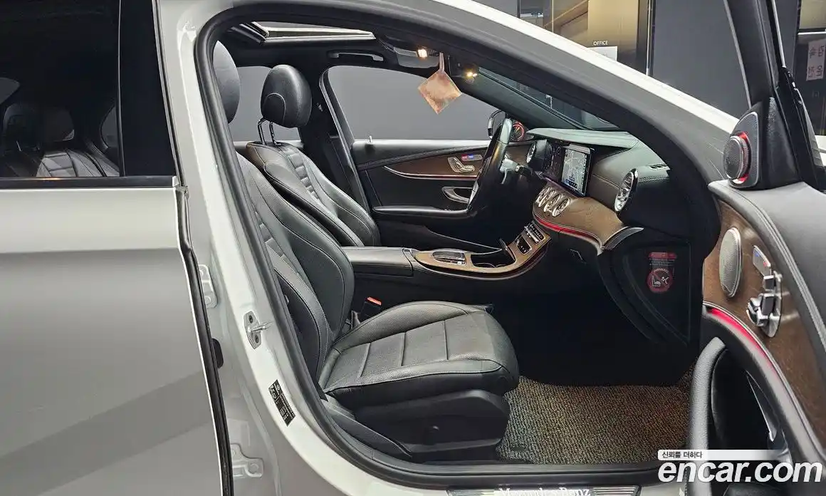 Mercedes-Benz E-Class 2020 2.0 автомат (гидро), фото 10