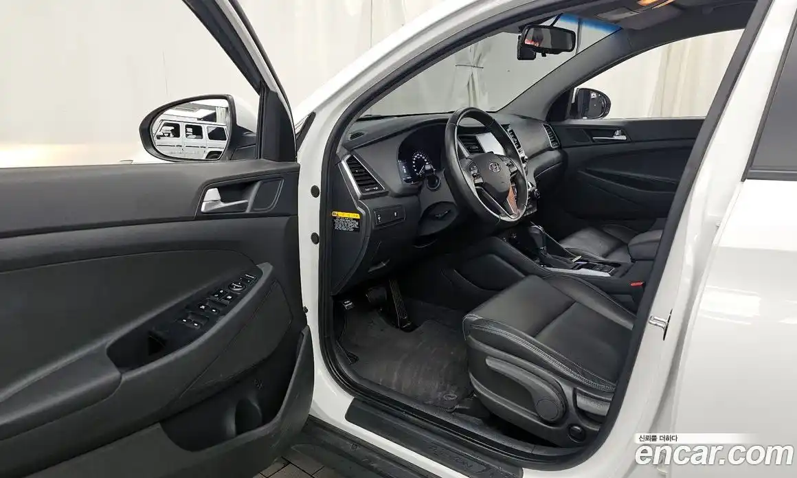 Hyundai Tucson 2015 1.7 автомат (гидро), фото 13