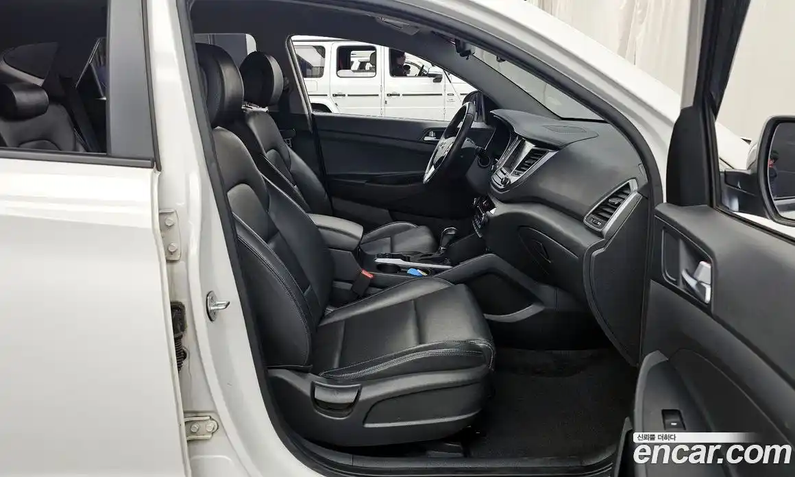 Hyundai Tucson 2015 1.7 автомат (гидро), фото 17