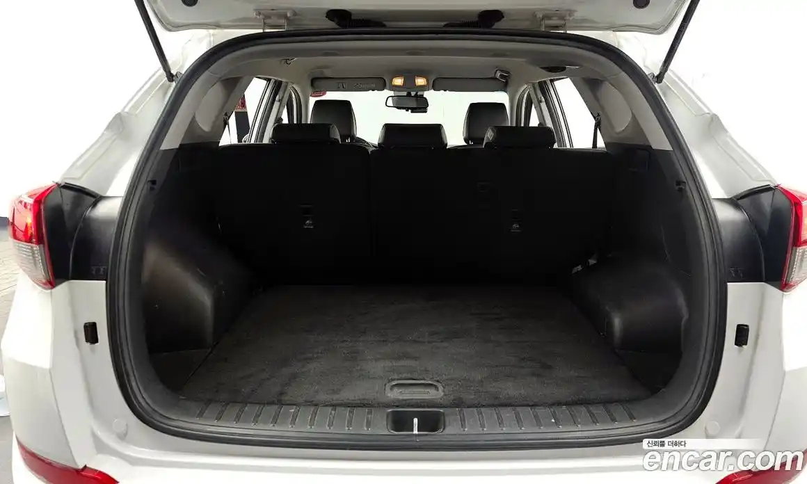 Hyundai Tucson 2015 1.7 автомат (гидро), фото 26