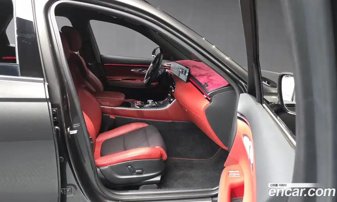 Genesis GV70 2024 2.5 автомат (гидро), фото 17