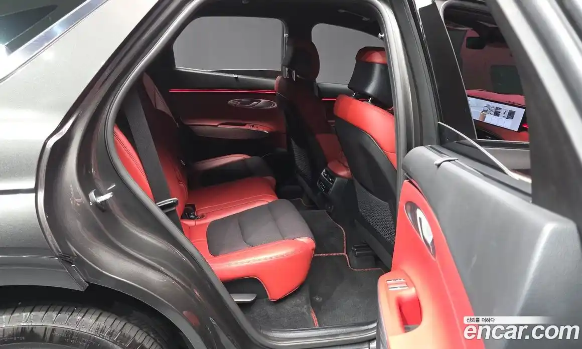 Genesis GV70 2024 2.5 автомат (гидро), фото 18