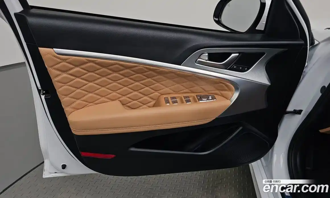 Genesis G70 2023 2.5 автомат (гидро), фото 13