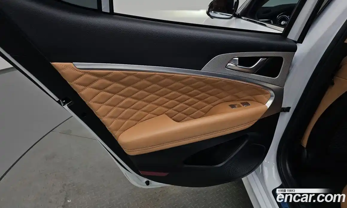 Genesis G70 2023 2.5 автомат (гидро), фото 14