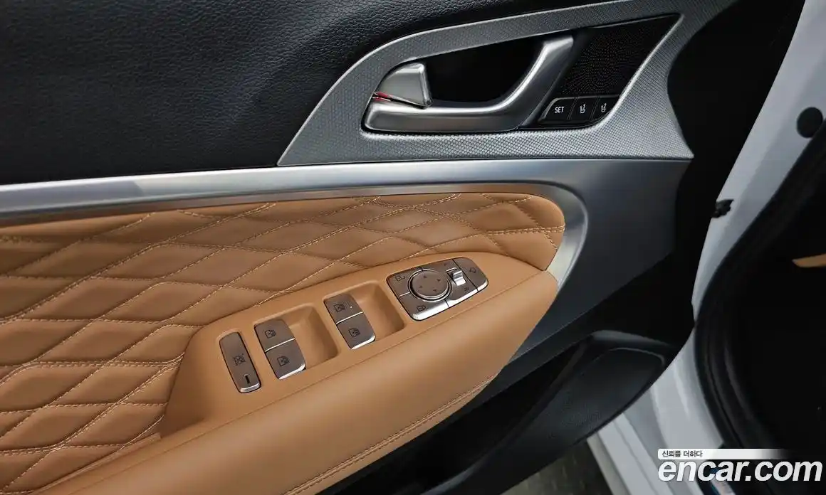 Genesis G70 2023 2.5 автомат (гидро), фото 21