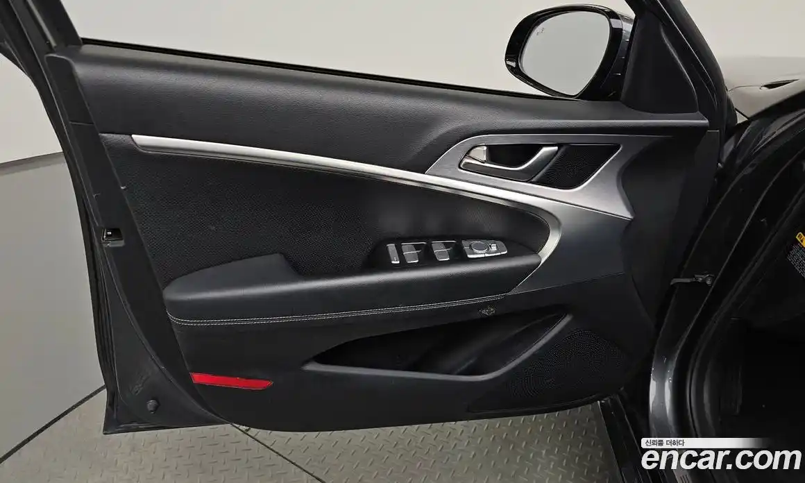 Genesis G70 2019 2.0 автомат (гидро), фото 14