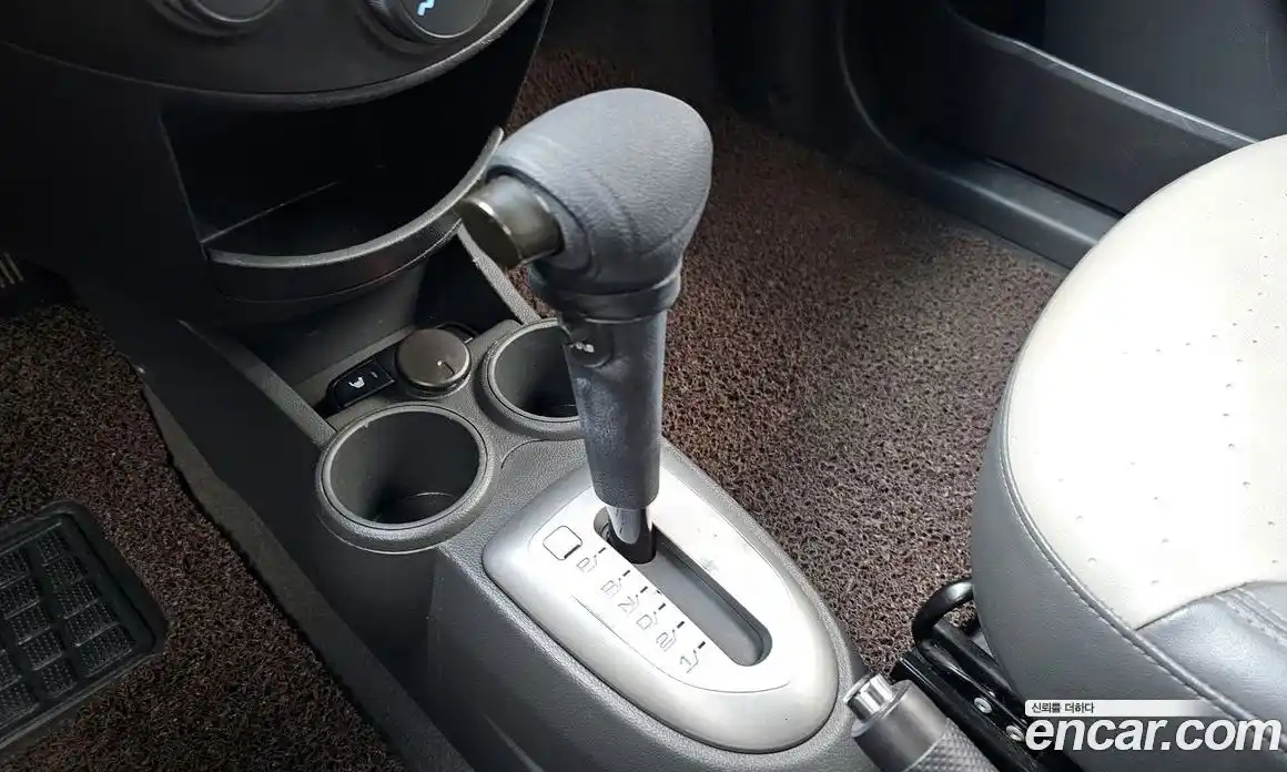 Chevrolet Spark 2012 1.0 автомат (гидро), фото 9