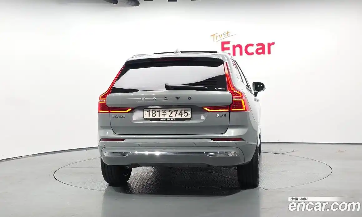 Volvo XC60 2024 2.0 автомат (гидро), фото 4