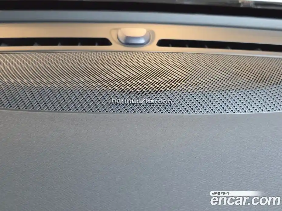 Volvo XC40 2026 2.0 автомат (гидро), фото 18