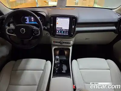 Volvo XC40 2026 2.0 автомат (гидро), миниатюра 7