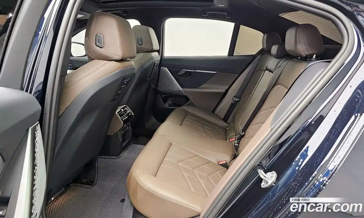 BMW 5 серия 2024 2.0 автомат (гидро), фото 17