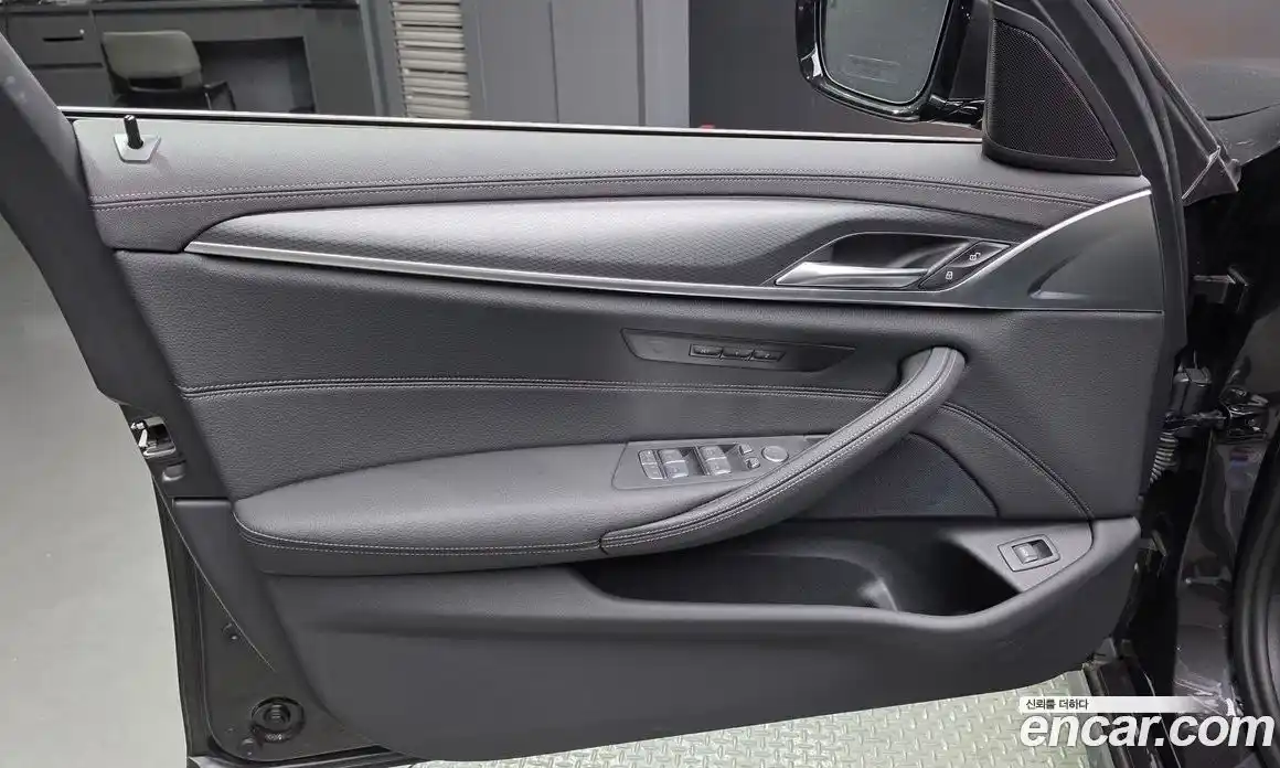 BMW 5 серия 2023 2.0 автомат (гидро), фото 13