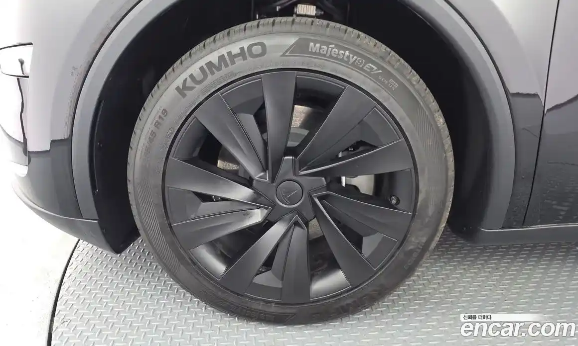 Tesla Model Y 2025 0.2 автомат (гидро), фото 5 Tesla Model Y 2025 0.2 автомат (гидро), фото 5