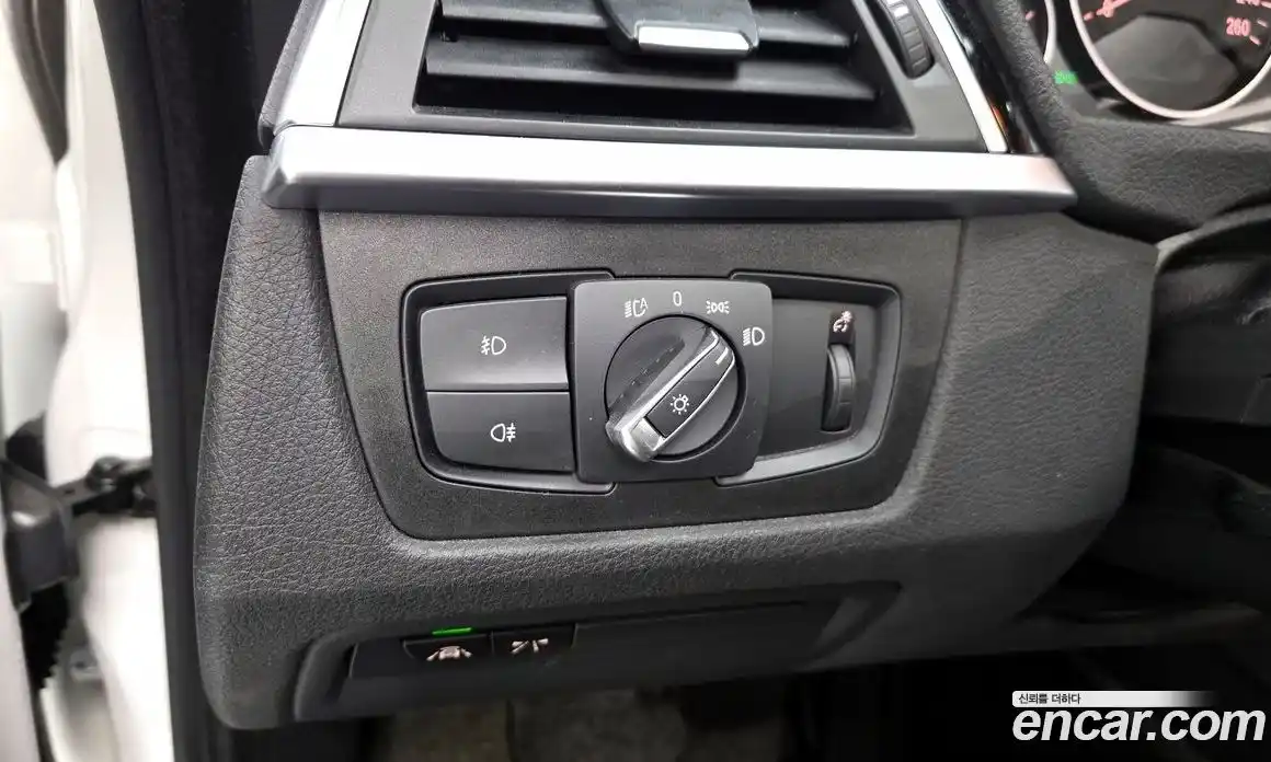 BMW 3 серия 2017 2.0 автомат (гидро), фото 18