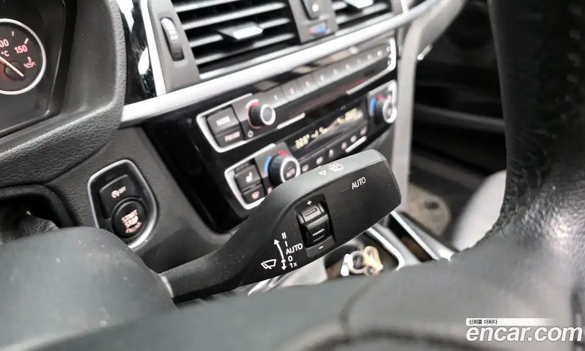 BMW 3 серия 2017 2.0 автомат (гидро), фото 19