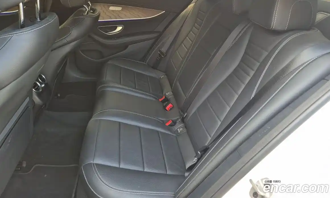 Mercedes-Benz E-Class 2023 2.0 автомат (гидро), фото 17