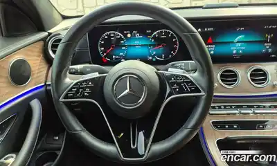 Mercedes-Benz E-Class 2023 2.0 автомат (гидро), миниатюра 9