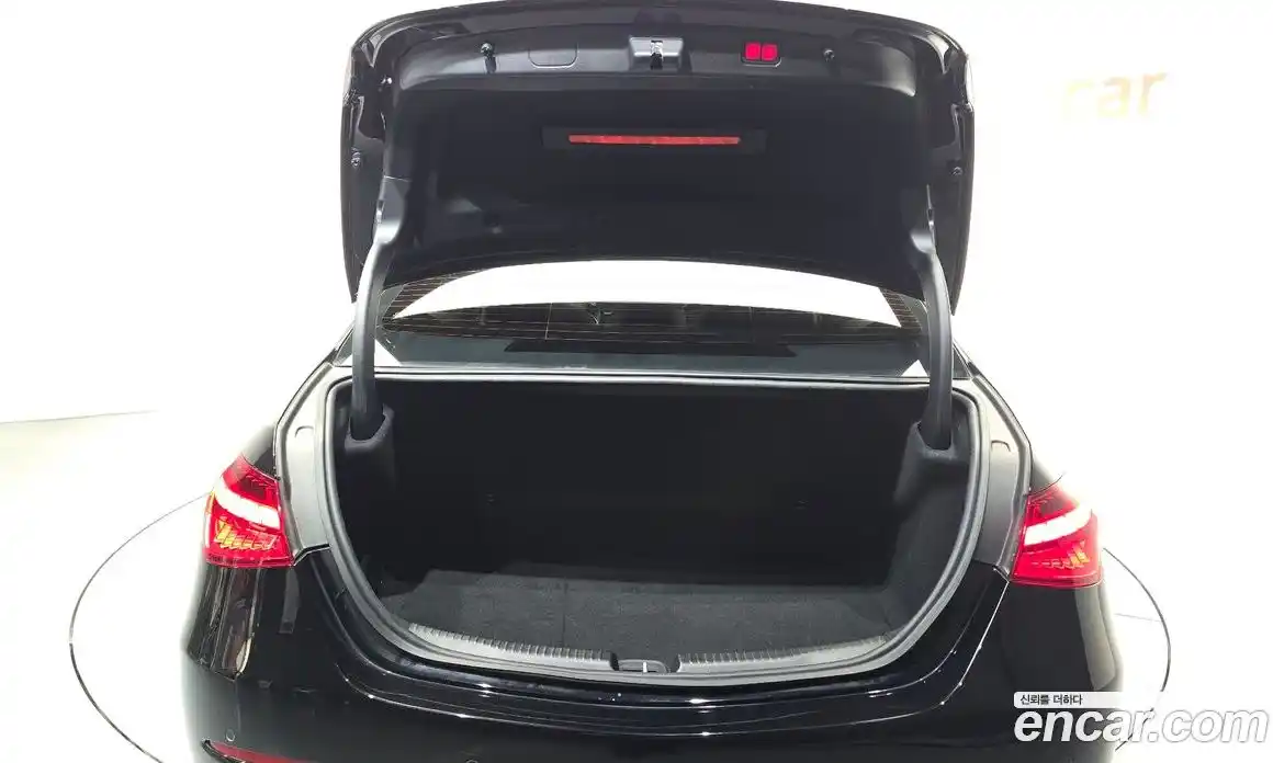 Mercedes-Benz C-Class 2022 2.0 гидро, фото 18