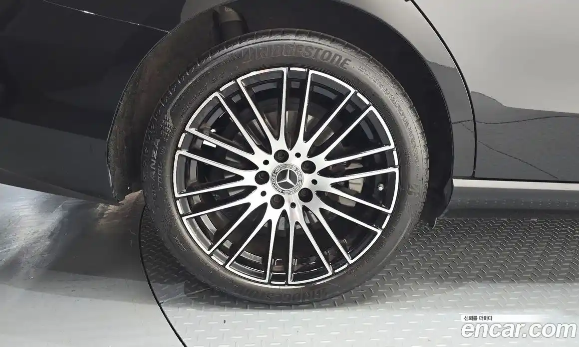 Mercedes-Benz C-Class 2022 2.0 гидро, фото 5