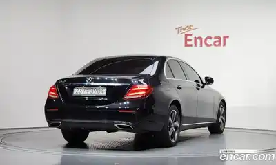Mercedes-Benz E-Class 2019 2.0 автомат (гидро), миниатюра 2