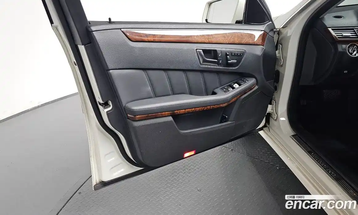 Mercedes-Benz E-Class 2012 3.5 автомат (гидро), фото 13
