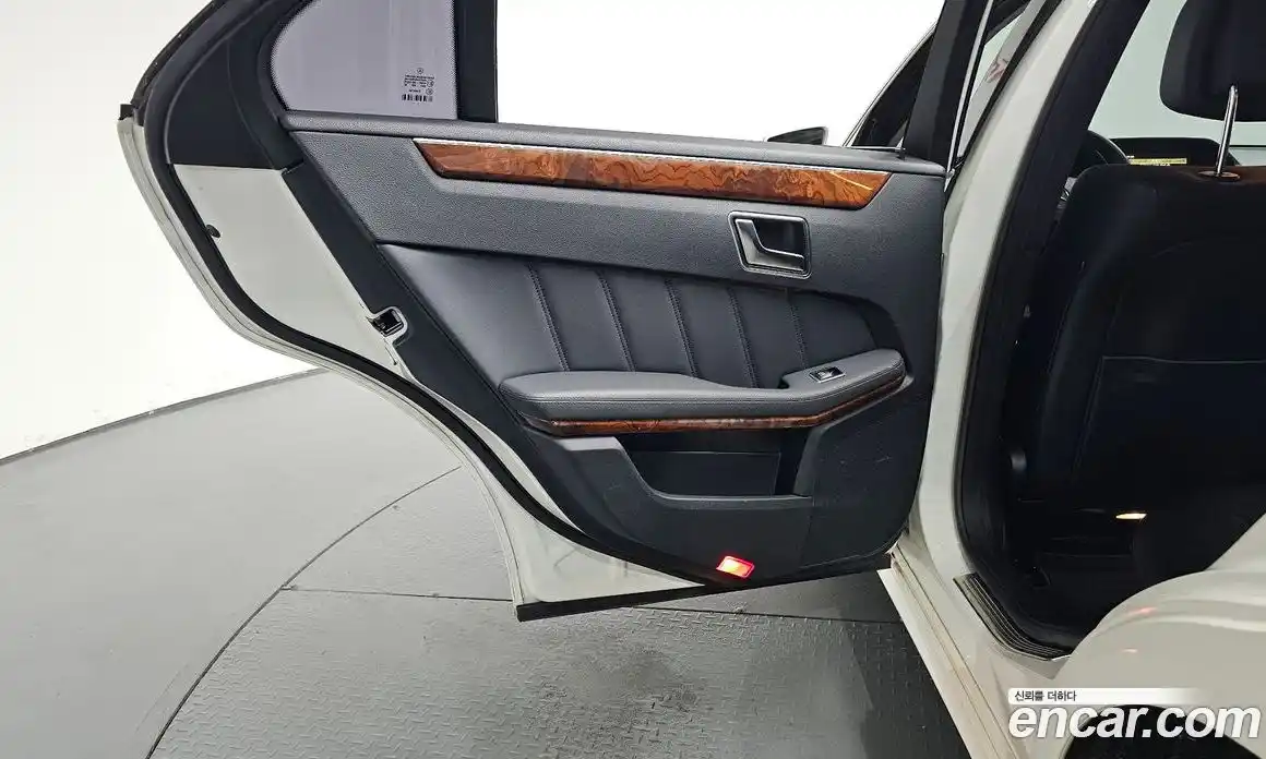 Mercedes-Benz E-Class 2012 3.5 автомат (гидро), фото 14