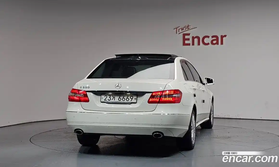 Mercedes-Benz E-Class 2012 3.5 автомат (гидро), фото 3