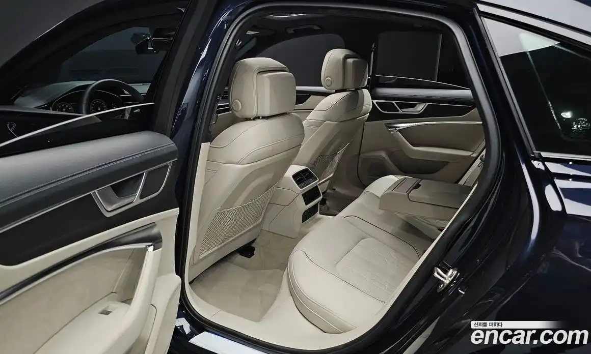 Audi A6 2025 2.0 автомат (гидро), фото 17