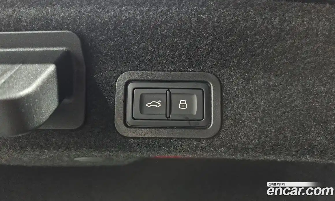 Audi A6 2025 2.0 автомат (гидро), фото 32
