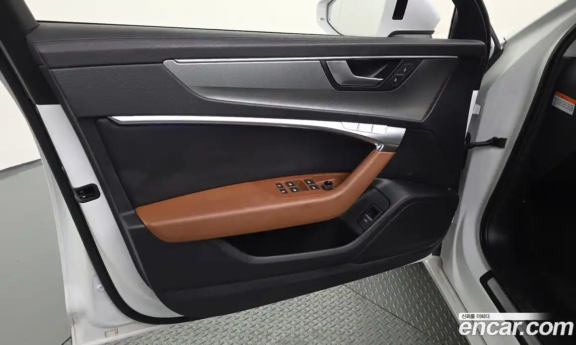 Audi A6 2023 2.0 автомат (гидро), фото 14