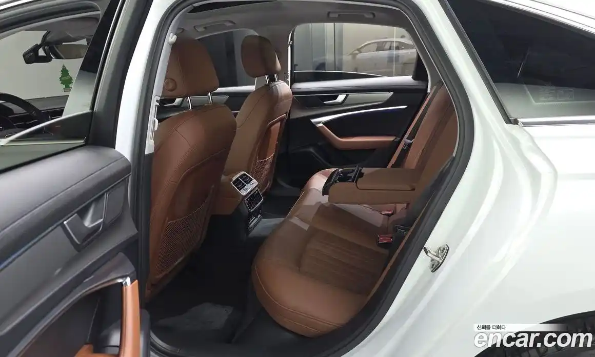 Audi A6 2023 2.0 автомат (гидро), фото 16