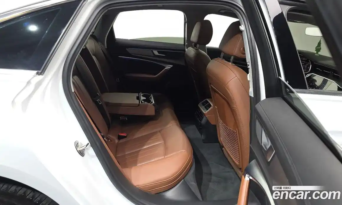 Audi A6 2023 2.0 автомат (гидро), фото 18
